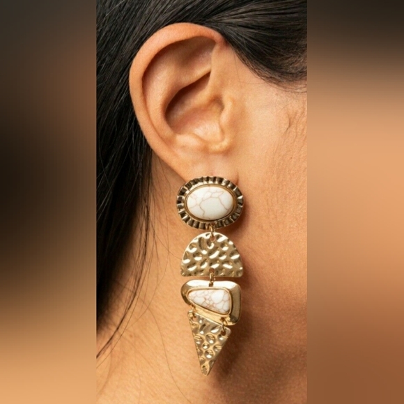 Vintage Gold Earthy Earrings - Picture 1 of 3